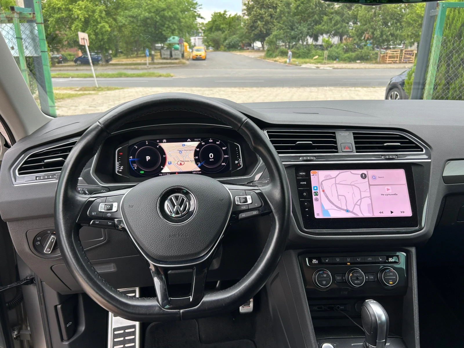VW Tiguan 2.0 TDI DSG 4X4, снимка 7 - Автомобили и джипове - 54948062
