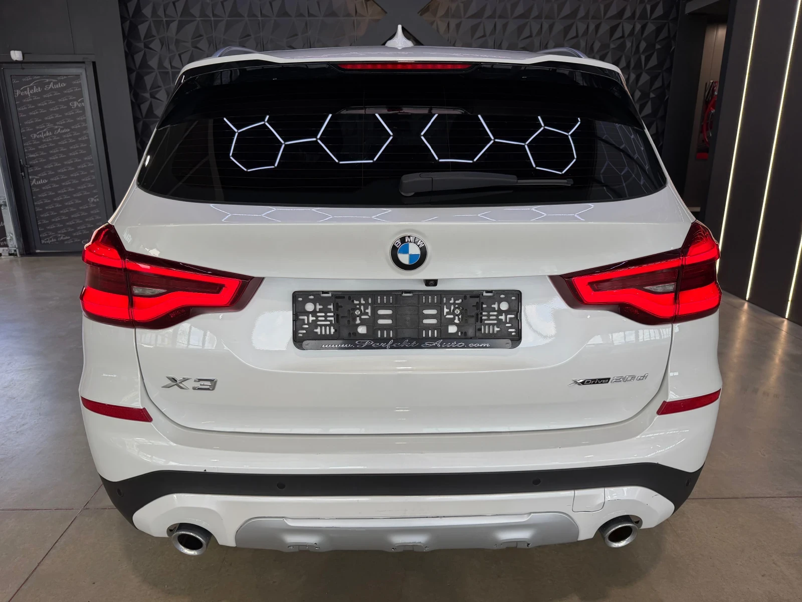 BMW X3 20d xDrive * M PACKET * ПАНОРАМА * 360 КАМЕРА * , снимка 4 - Автомобили и джипове - 55576962