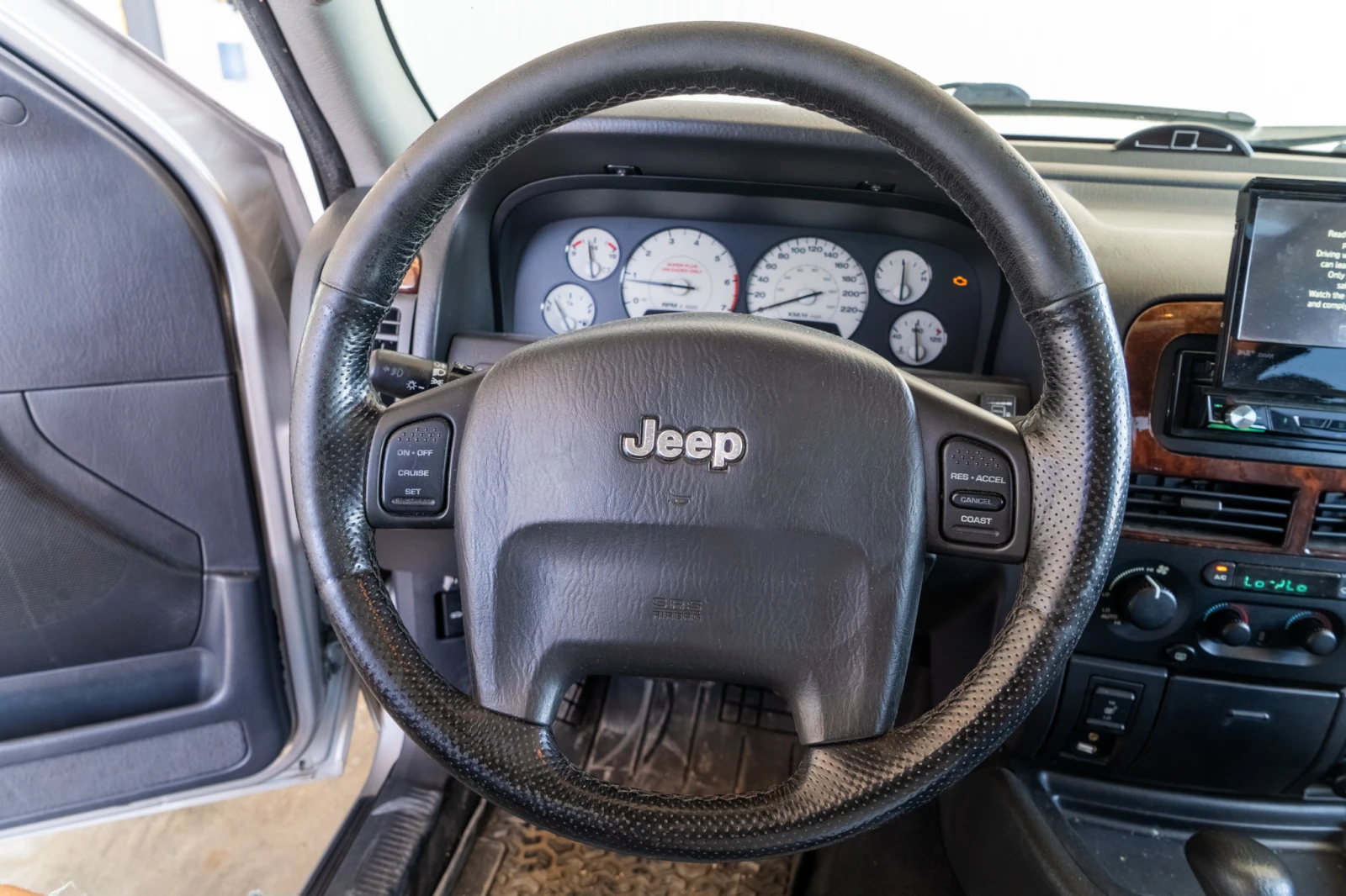Jeep Grand cherokee 4.7 = V8 = ГАЗ = ПОВДИГНАТ = ЛИЗИНГ, снимка 13 - Автомобили и джипове - 55620240