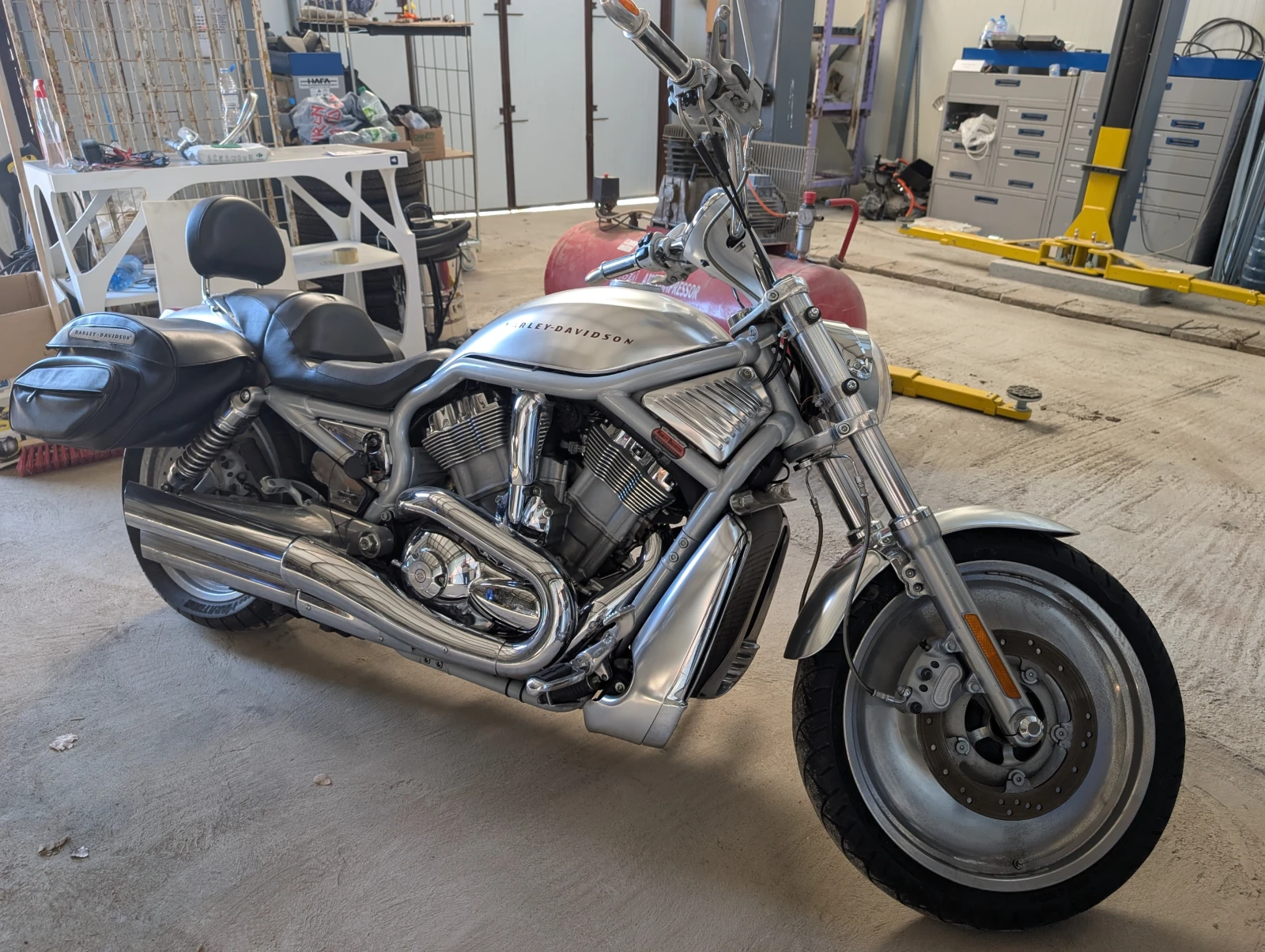 Harley-Davidson V-Rod | Mobile.bg — изображение 1
