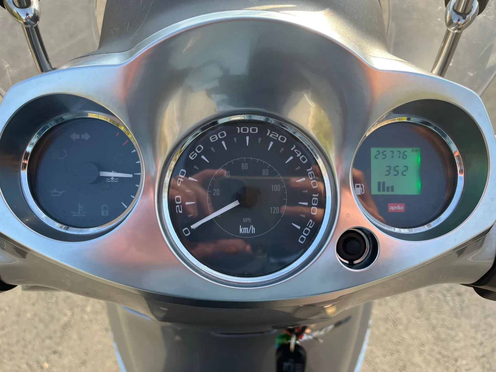 Aprilia Scarabeo 400 light  - изображение 6