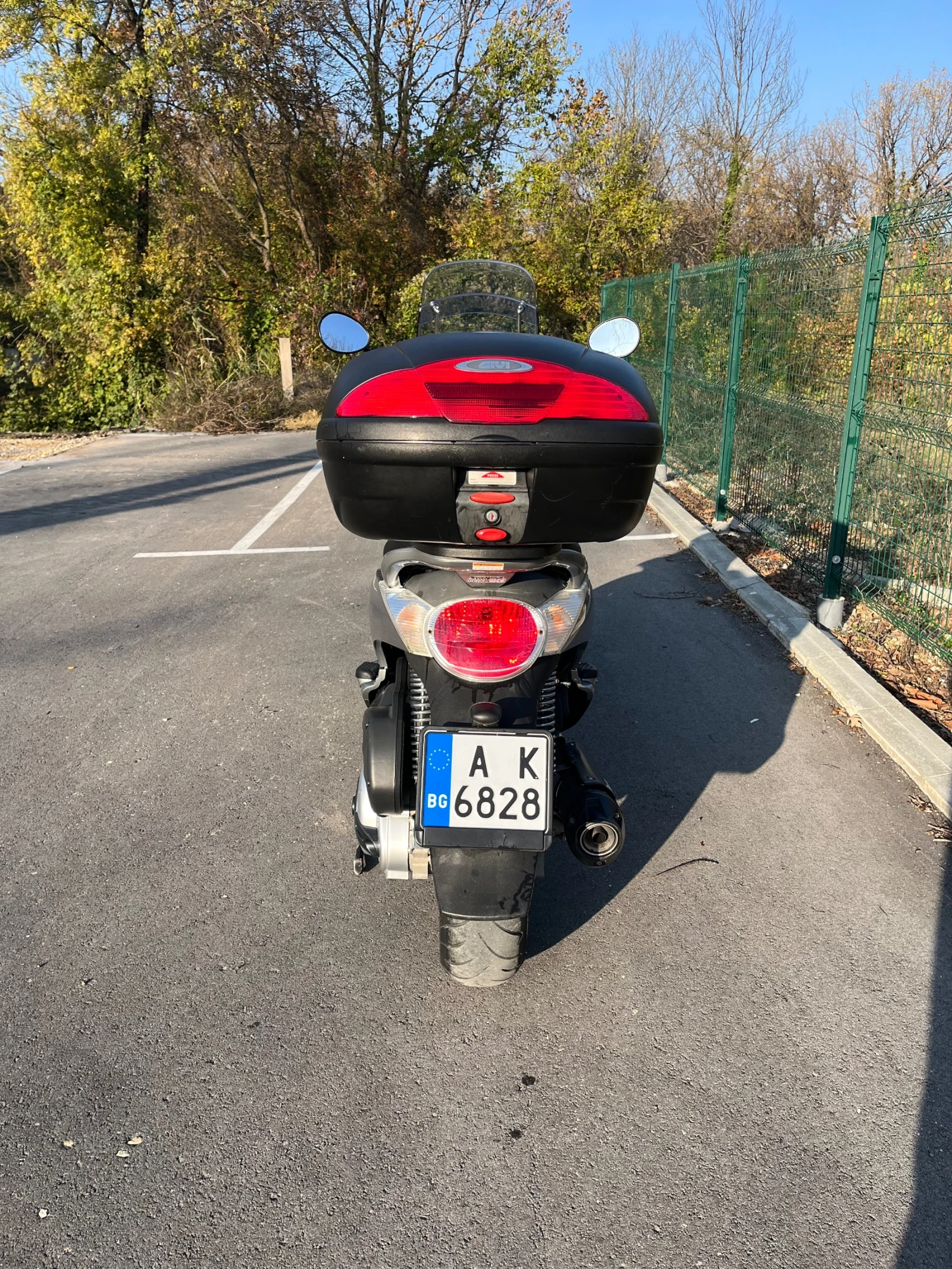 Aprilia Scarabeo 400 light  - изображение 3