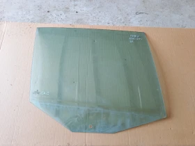 Стъкло задно дясно Фолксваген Голф 5 4 врати (1)