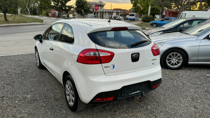 Kia Rio 1.1 CRDI, снимка 5 - Автомобили и джипове - 47468869