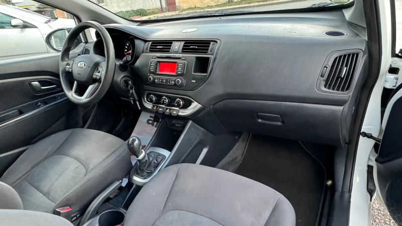 Kia Rio 1.1 CRDI, снимка 9 - Автомобили и джипове - 47468869