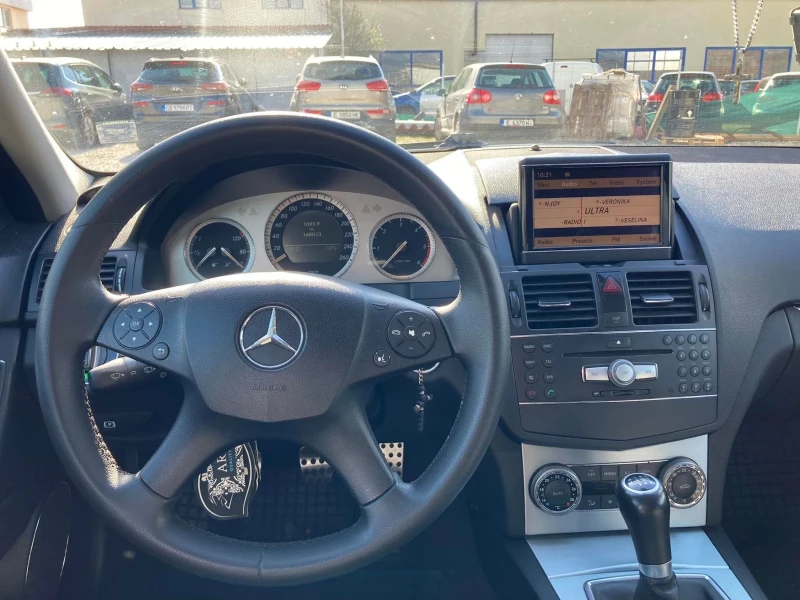 Mercedes-Benz C 220, снимка 4 - Автомобили и джипове - 48574759