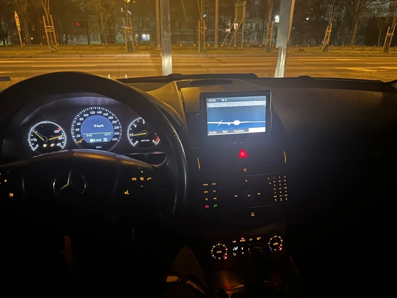 Mercedes-Benz C 220 CDI, снимка 6 - Автомобили и джипове - 48710104