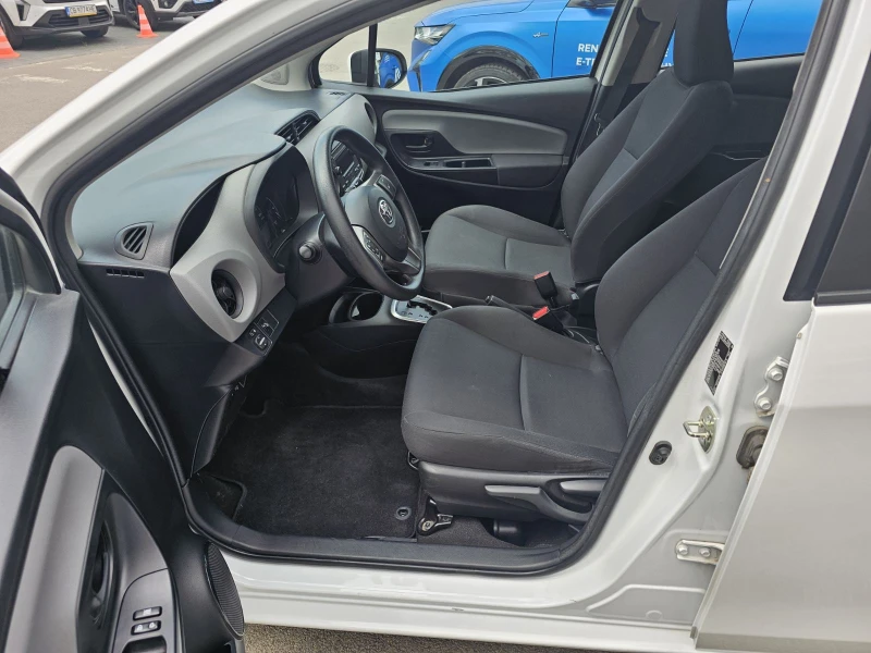 Toyota Yaris 1.5 Hybrid 75 hp, снимка 12 - Автомобили и джипове - 51189942
