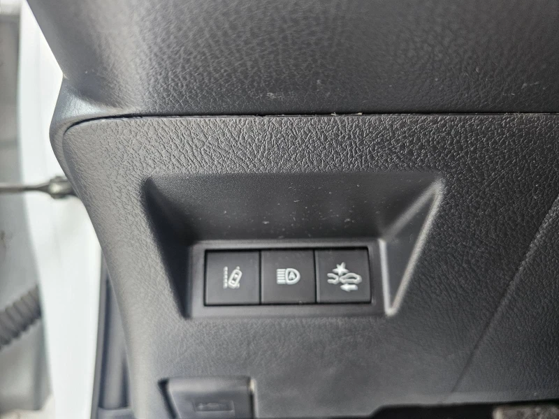 Toyota Yaris 1.5 Hybrid 75 hp, снимка 11 - Автомобили и джипове - 51189942