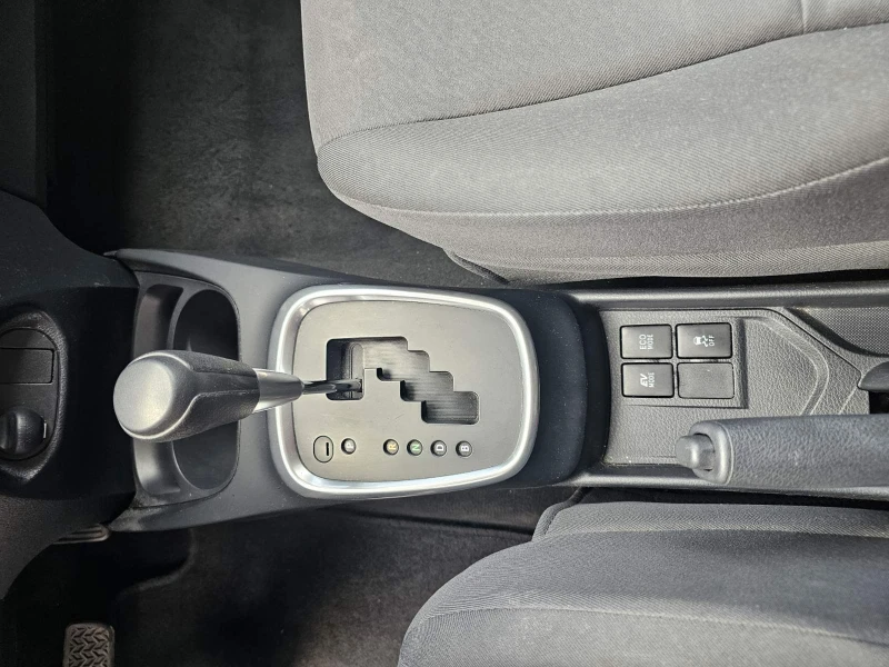 Toyota Yaris 1.5 Hybrid 75 hp, снимка 9 - Автомобили и джипове - 51189942
