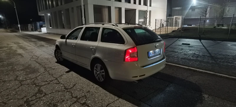 Skoda Octavia 1.6 tdi 105 ks diesel 4x4 2010 g, снимка 6 - Автомобили и джипове - 52630356