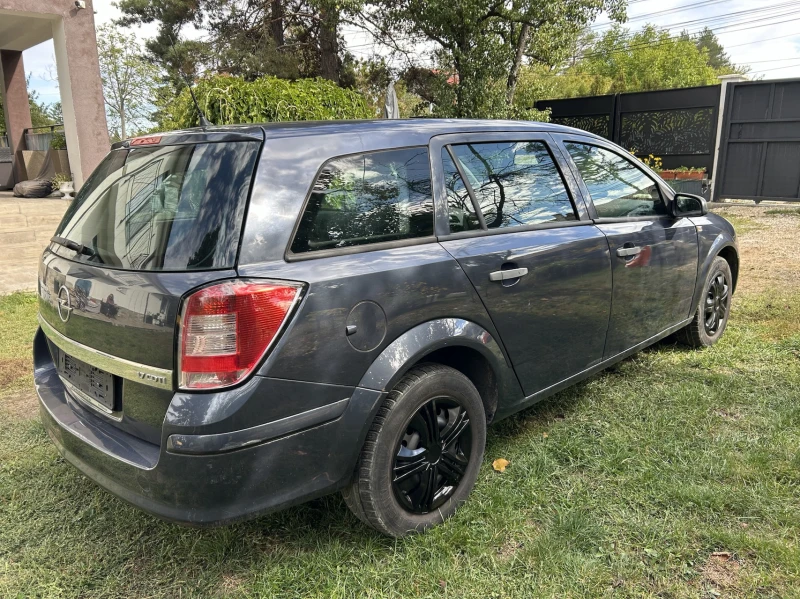 Opel Astra 1.7CDTI SW Cosmo, снимка 3 - Автомобили и джипове - 52798397