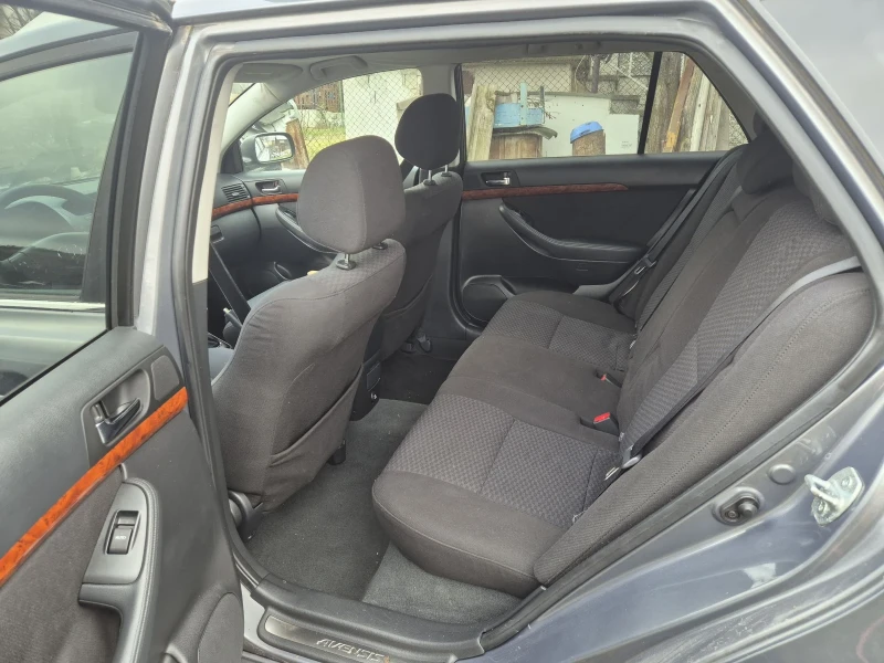 Toyota Avensis, снимка 5 - Автомобили и джипове - 52912707