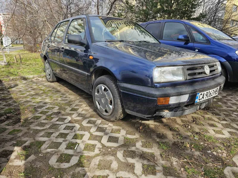 VW Vento 1.9 TD, снимка 3 - Автомобили и джипове - 53297561