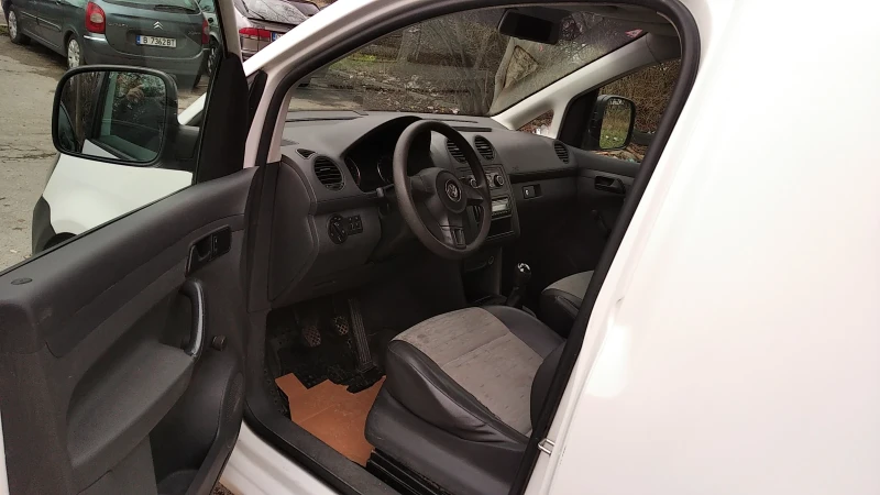 VW Caddy 1.6 Фабрична газ, снимка 3 - Автомобили и джипове - 53405637