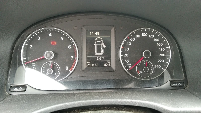 VW Caddy 1.6 Фабрична газ, снимка 14 - Автомобили и джипове - 53405637