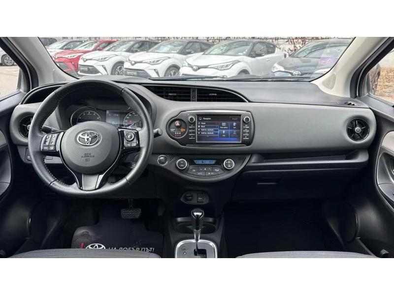 Toyota Yaris 1.5VVT-i Dynamic Business, снимка 8 - Автомобили и джипове - 49125234