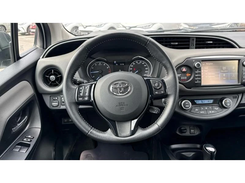 Toyota Yaris 1.5VVT-i Dynamic Business, снимка 9 - Автомобили и джипове - 49125234