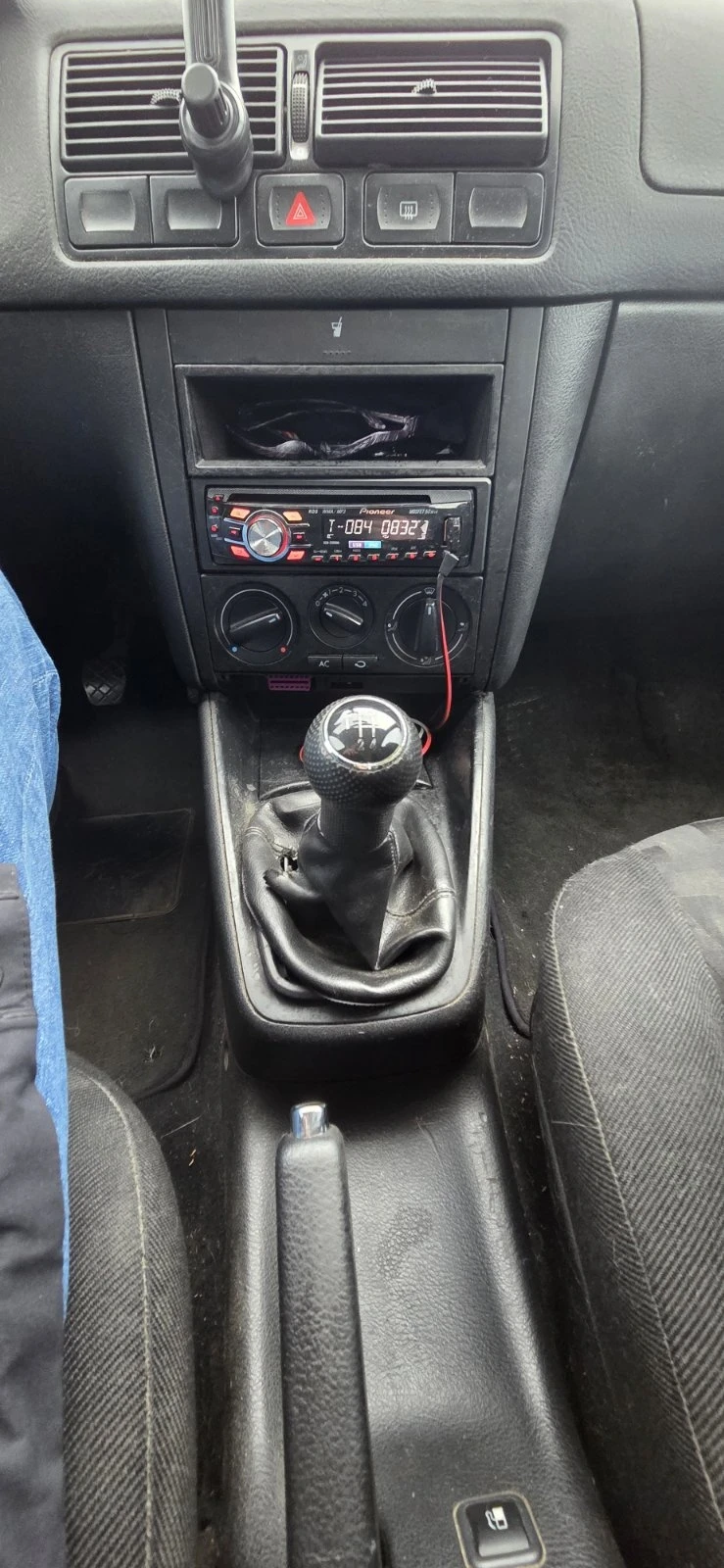 VW Golf 4, снимка 7 - Автомобили и джипове - 54044647