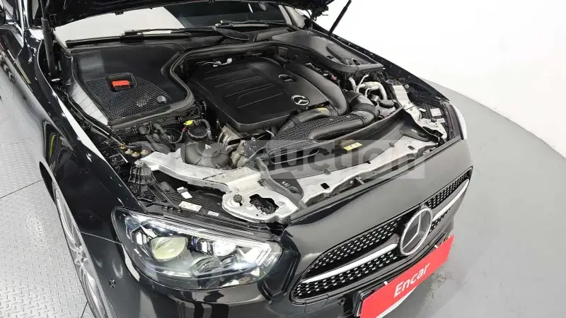 Mercedes-Benz E 220 d 4matic| DISTRONIC| HEAD-UP| BURMESTER| ВКЛ. ТЕХН, снимка 13 - Автомобили и джипове - 54401395