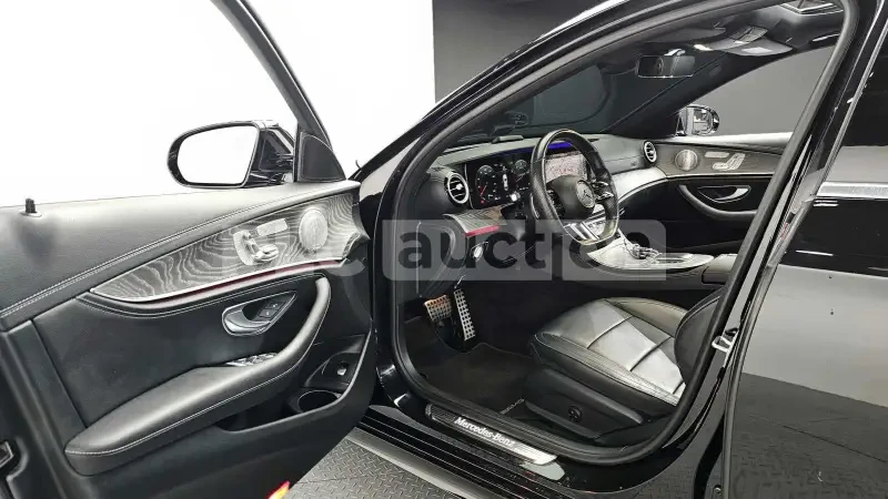 Mercedes-Benz E 220 d 4matic| DISTRONIC| HEAD-UP| BURMESTER| ВКЛ. ТЕХН, снимка 7 - Автомобили и джипове - 54401395