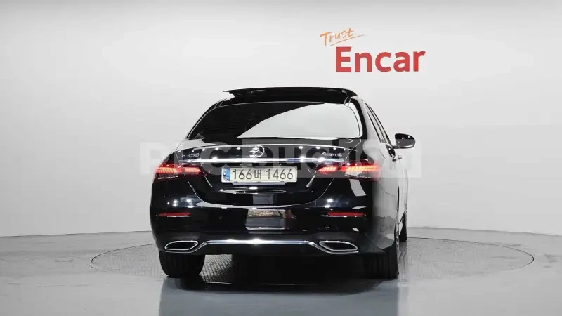 Mercedes-Benz E 220 d 4matic| DISTRONIC| HEAD-UP| BURMESTER| ВКЛ. ТЕХН, снимка 15 - Автомобили и джипове - 54401395