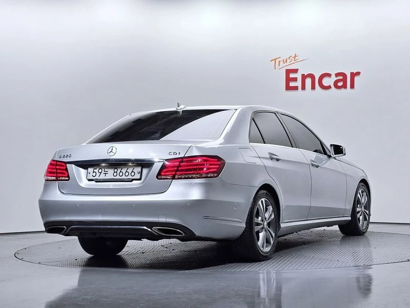Mercedes-Benz E 220 E220 CDI Avantgarde| 170к.с., снимка 2 - Автомобили и джипове - 56255743