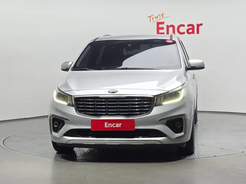 Kia Carnival 2.2D 9-Seater Luxury, снимка 3 - Автомобили и джипове - 56699768