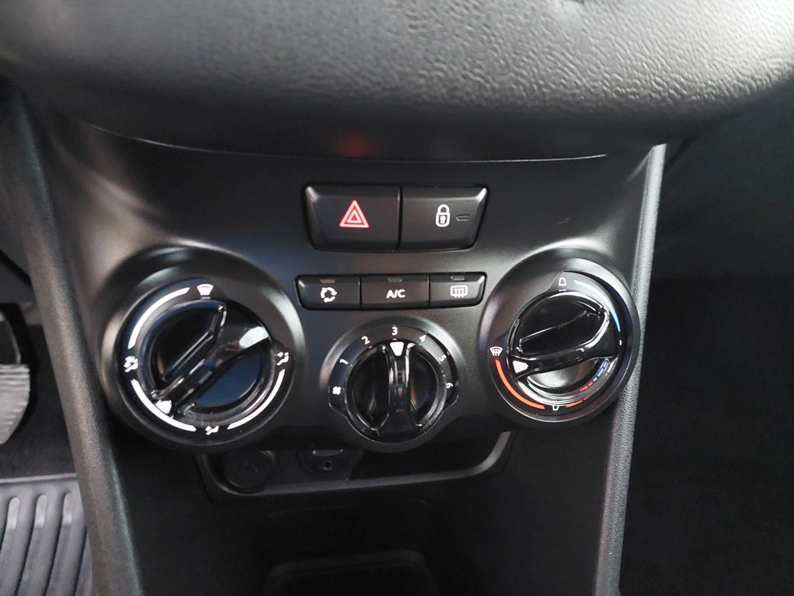 Peugeot 208 1,6e-HDi 92ps | Mobile.bg   14