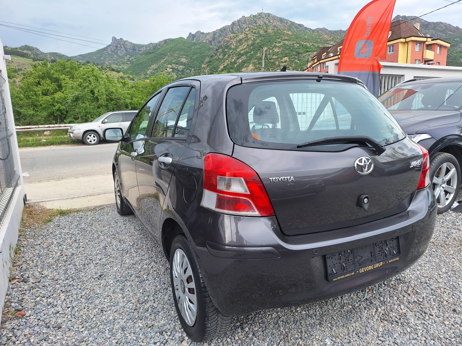 Toyota Yaris 1.3 KATO HOBA - изображение 7