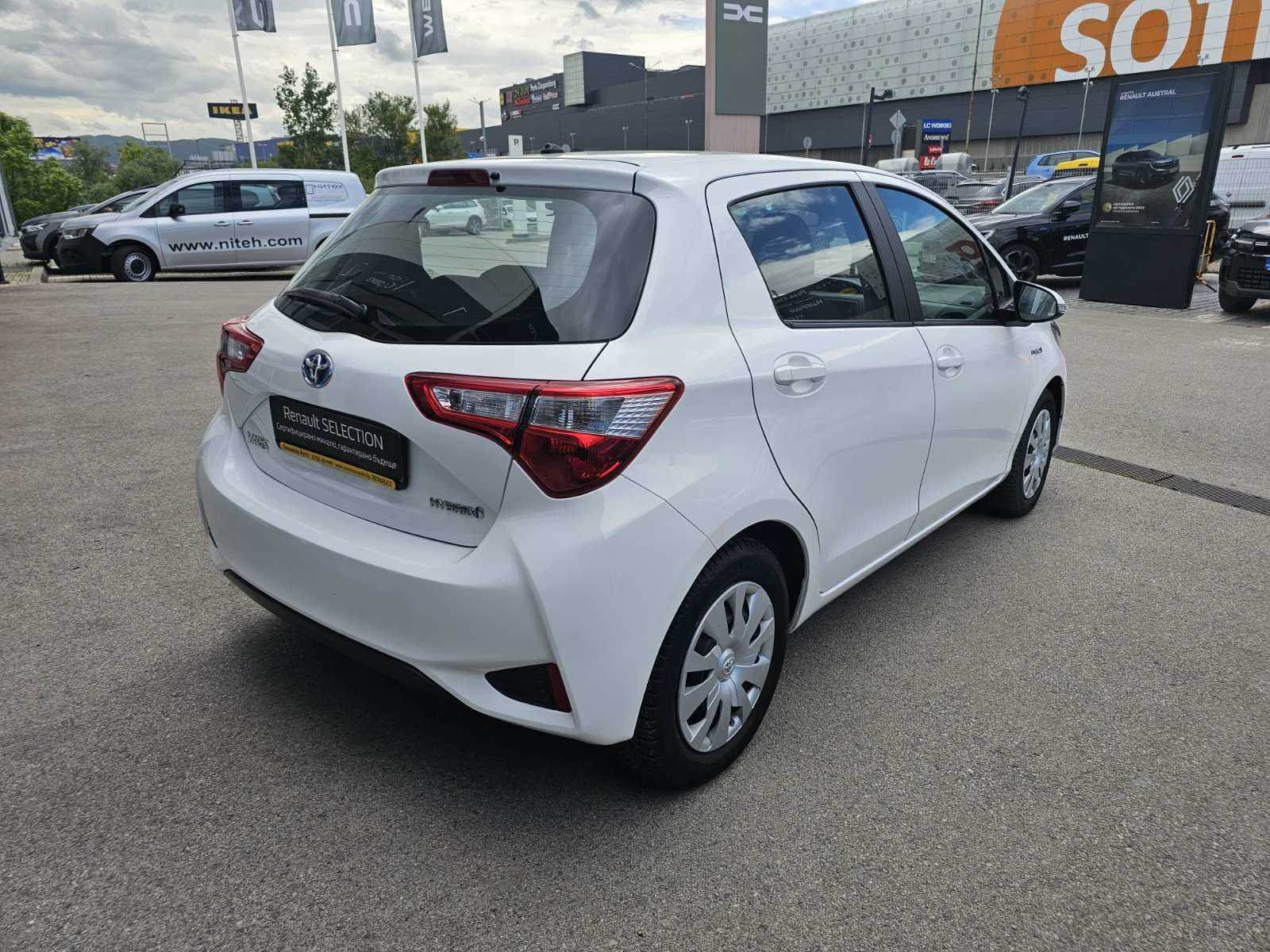 Toyota Yaris 1.5 Hybrid 75 hp - изображение 5