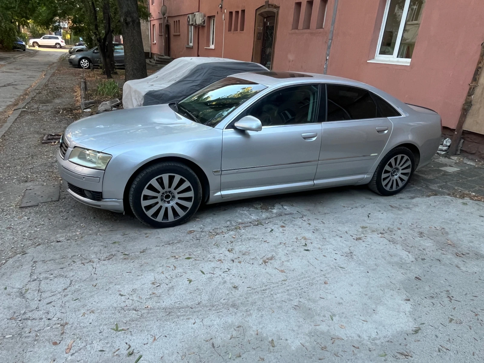 Audi A8  - изображение 2