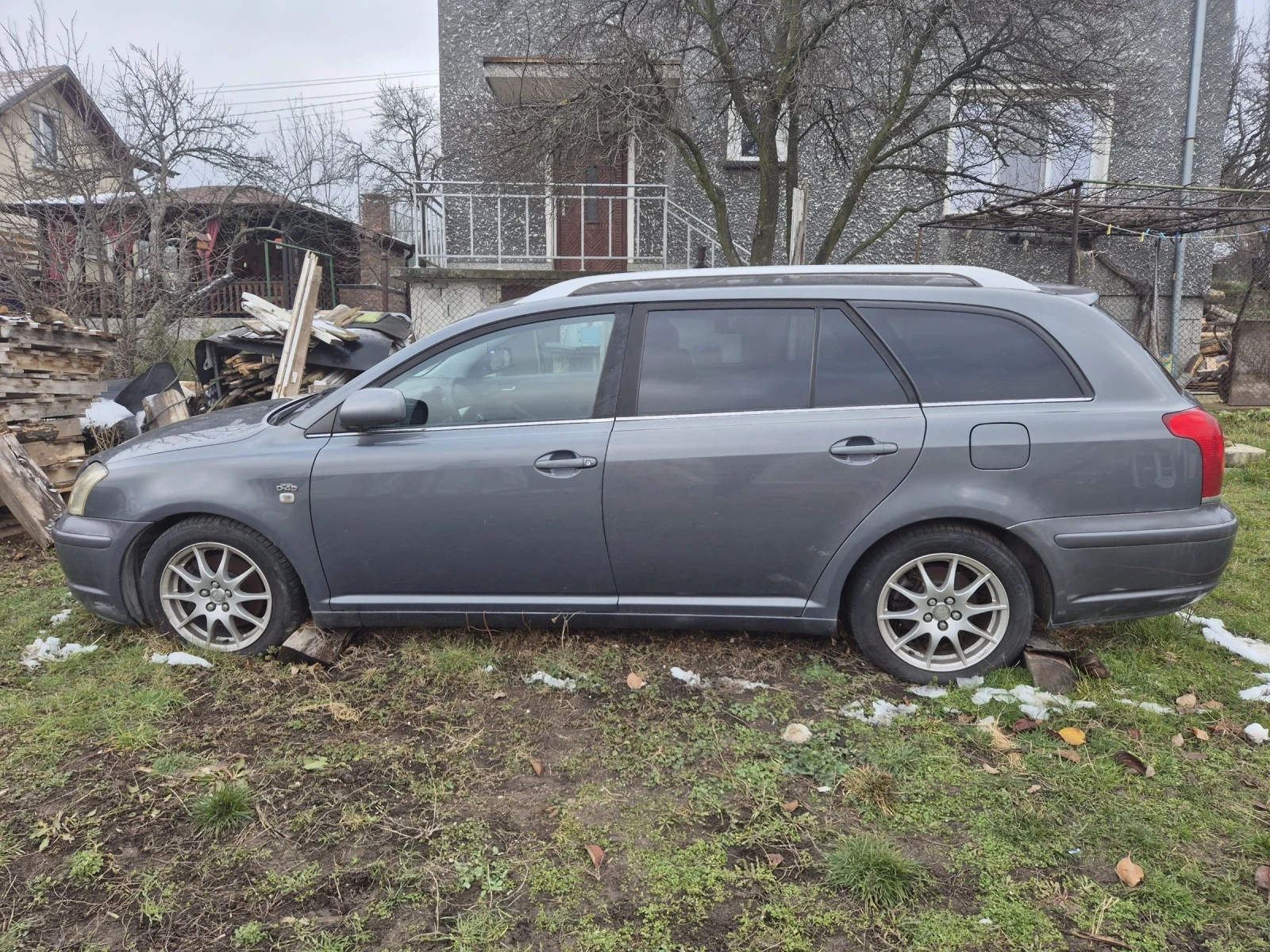 Toyota Avensis  - изображение 2