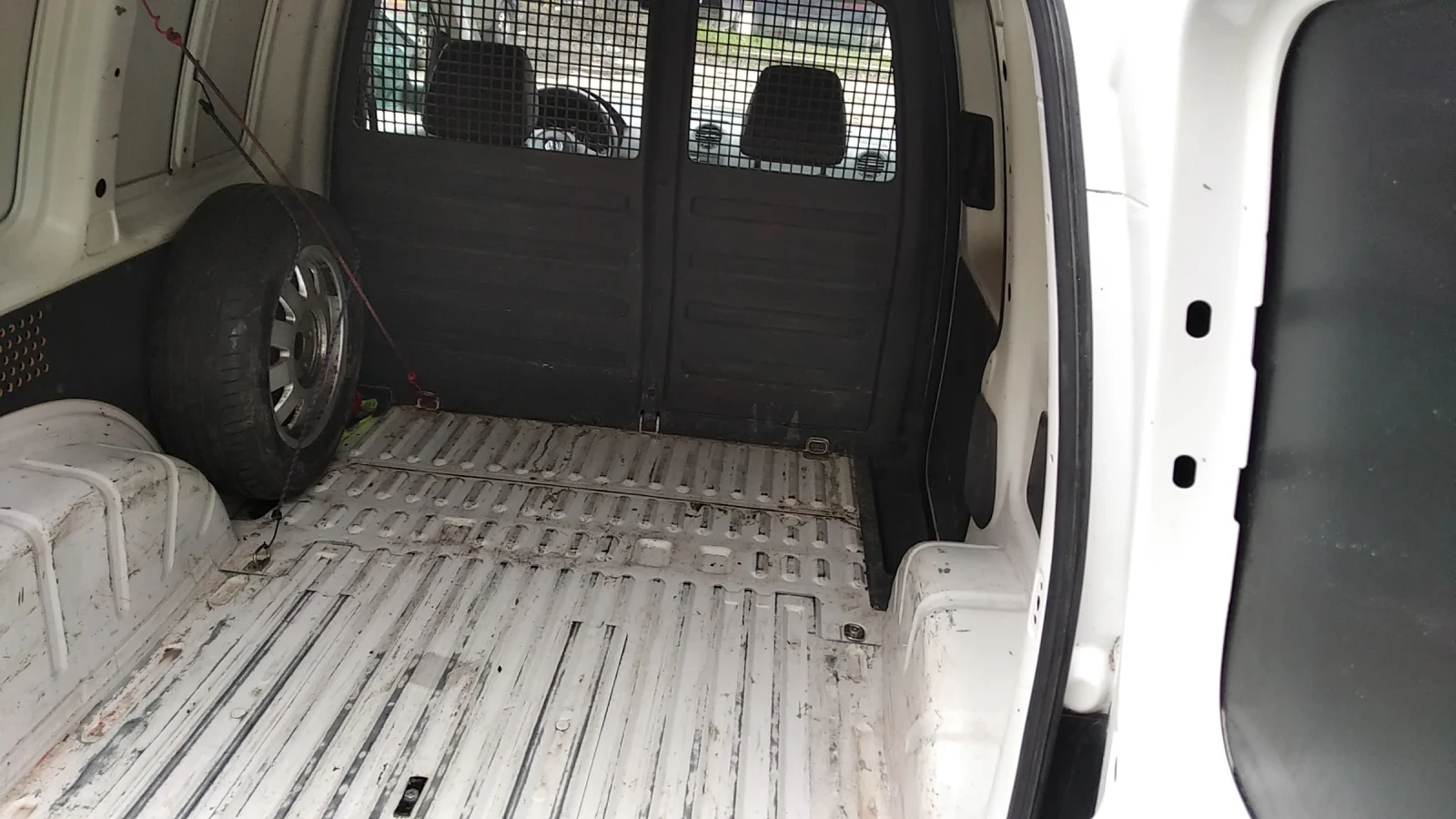 VW Caddy 1.6 Фабрична газ - изображение 9