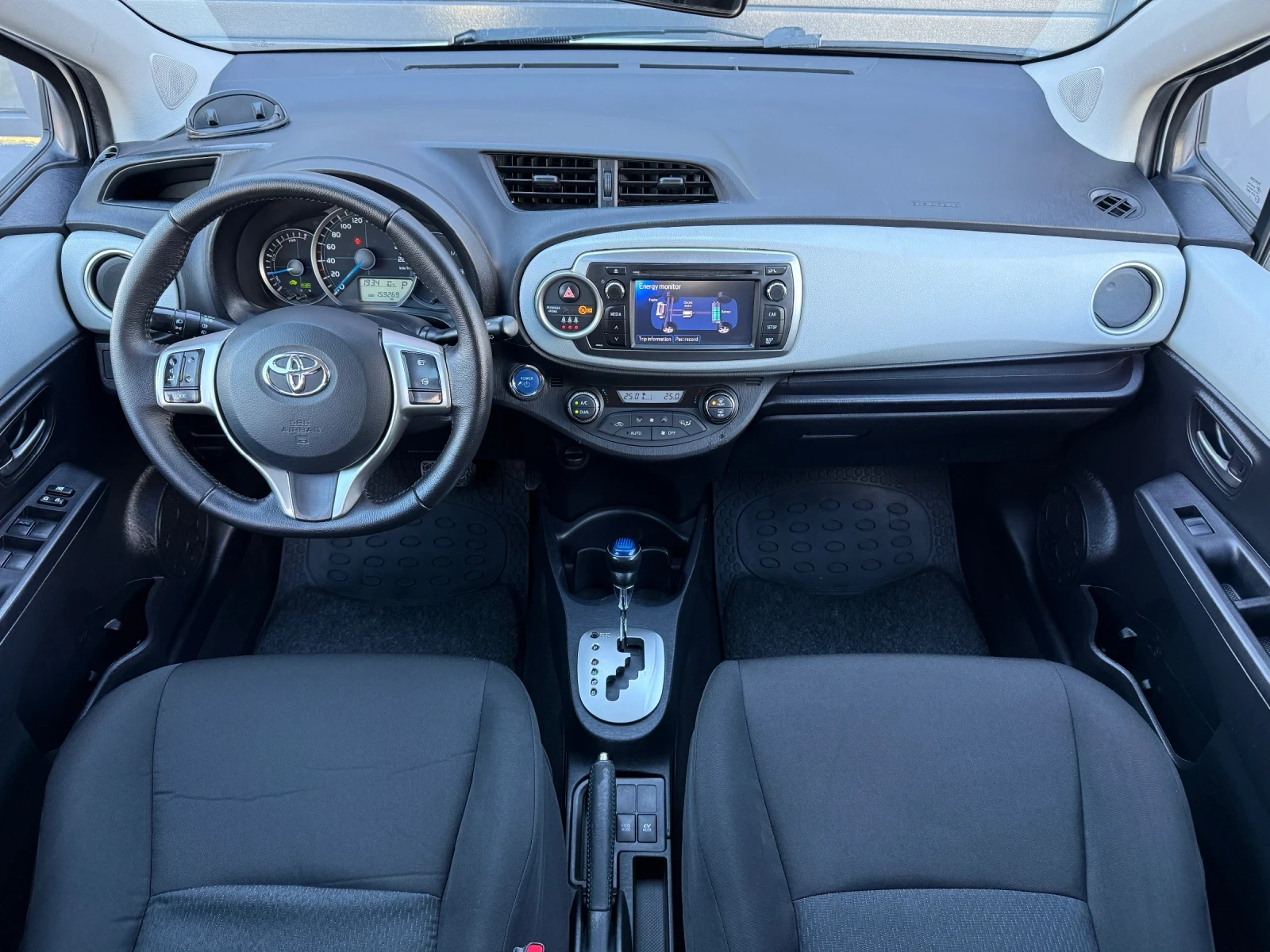 Toyota Yaris 1.5i Hybrid, LED, Автоматик, Камера, Навигация!  - изображение 8