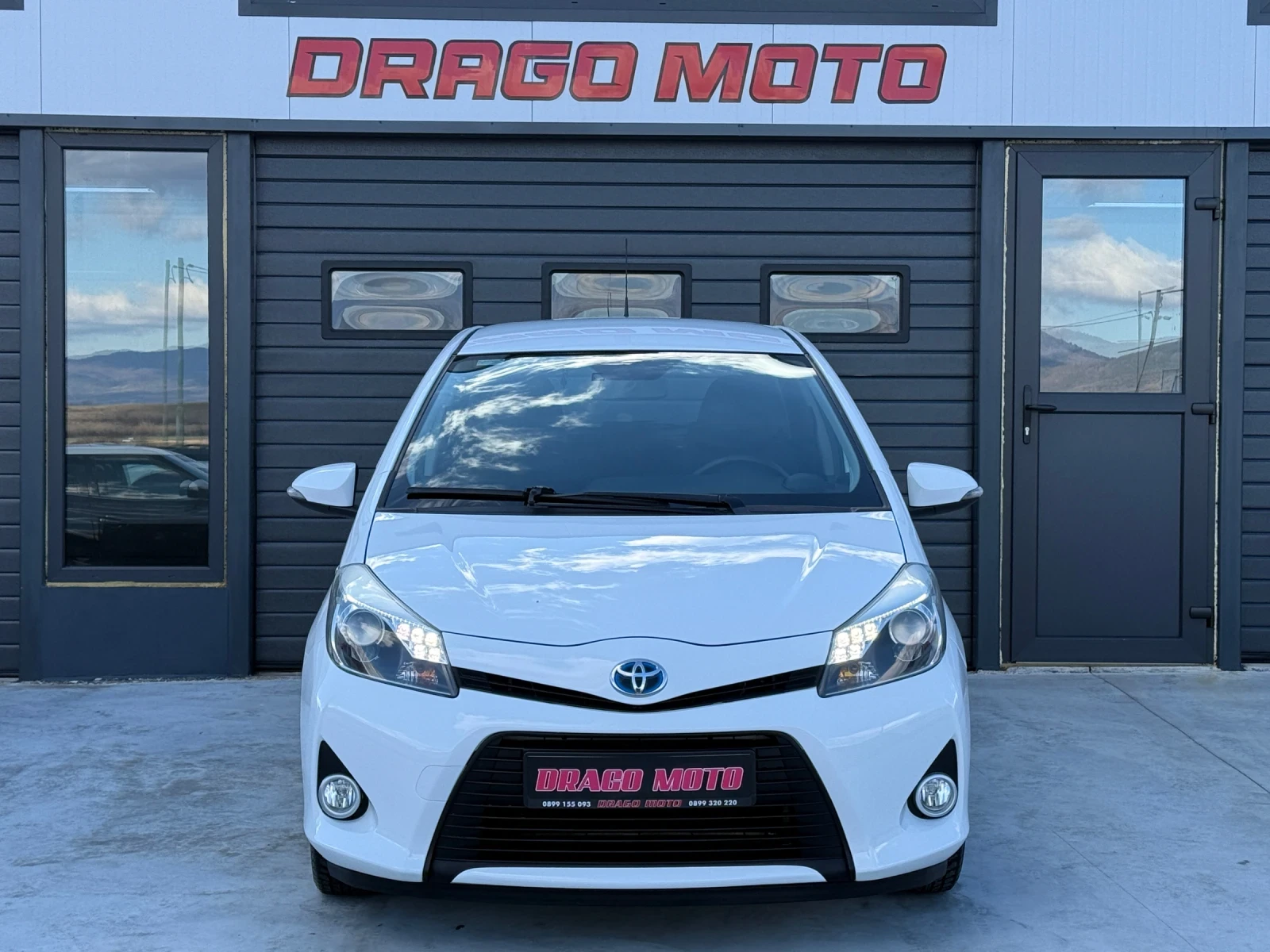 Toyota Yaris 1.5i Hybrid, LED, Автоматик, Камера, Навигация!  - изображение 2