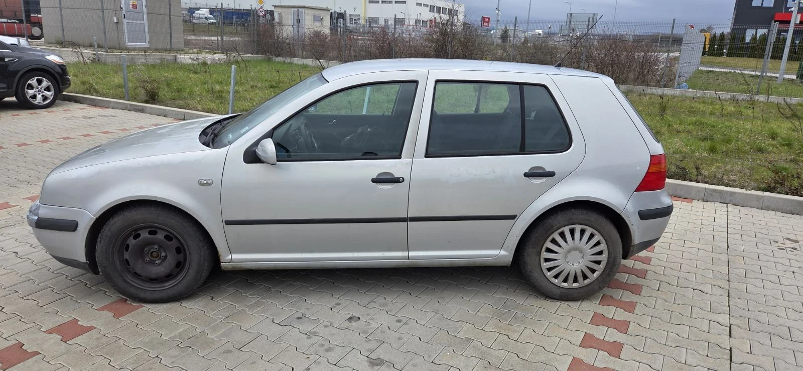 VW Golf 4, снимка 2 - Автомобили и джипове - 54044647
