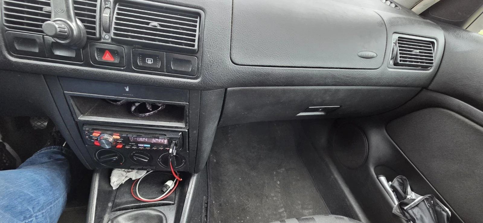 VW Golf 4, снимка 6 - Автомобили и джипове - 54044647