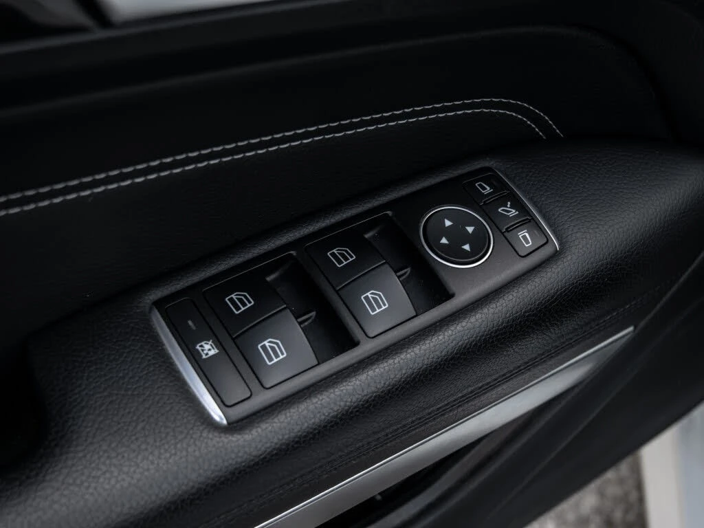 Mercedes-Benz E 400 АвтоКредит* (ЦЕНА ДО БГ), снимка 11 - Автомобили и джипове - 54056050