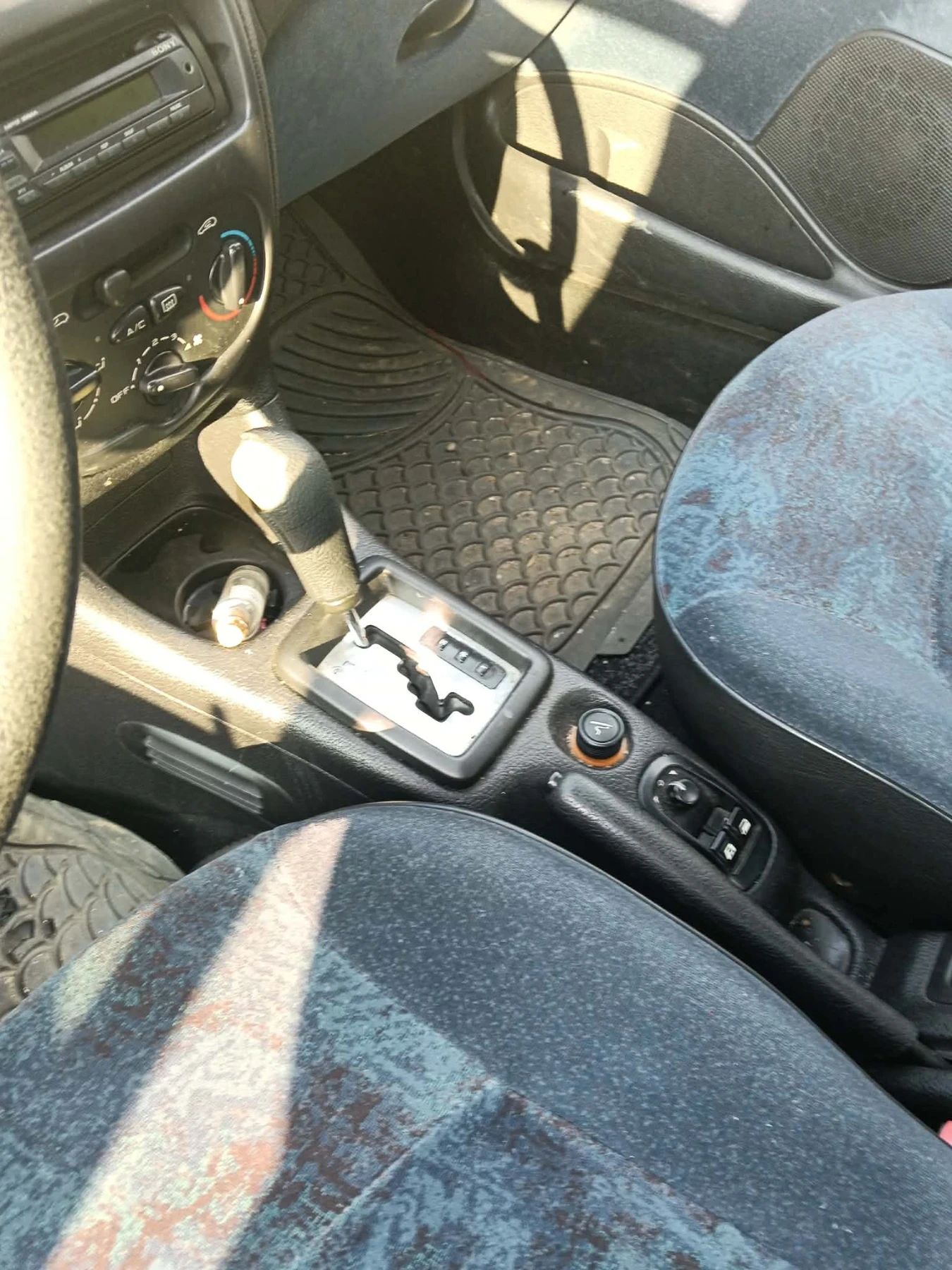 Peugeot 206 Автоматик внос Германия!!!, снимка 4 - Автомобили и джипове - 54630214