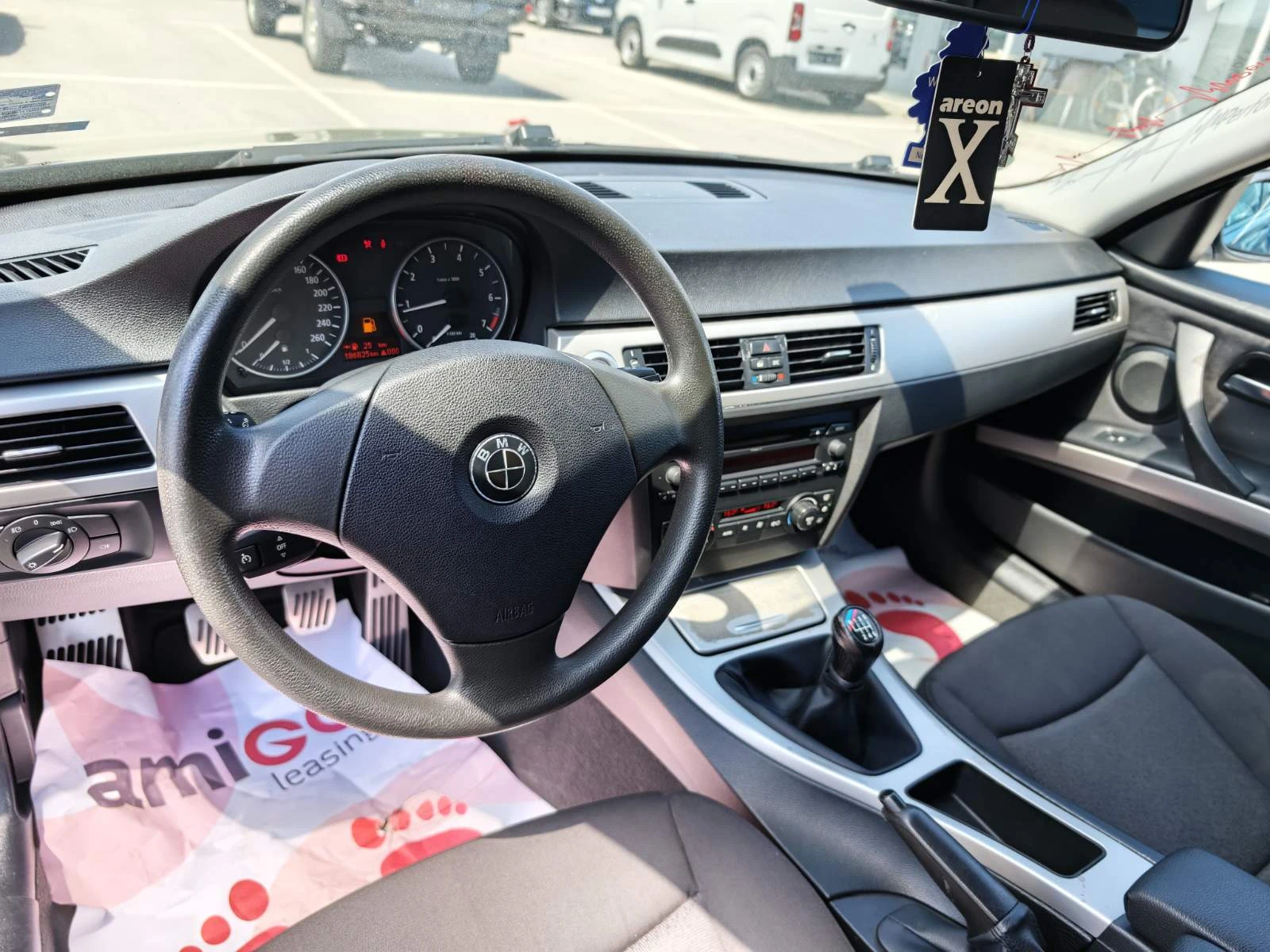 BMW 320 2.0 i, снимка 6 - Автомобили и джипове - 54697940