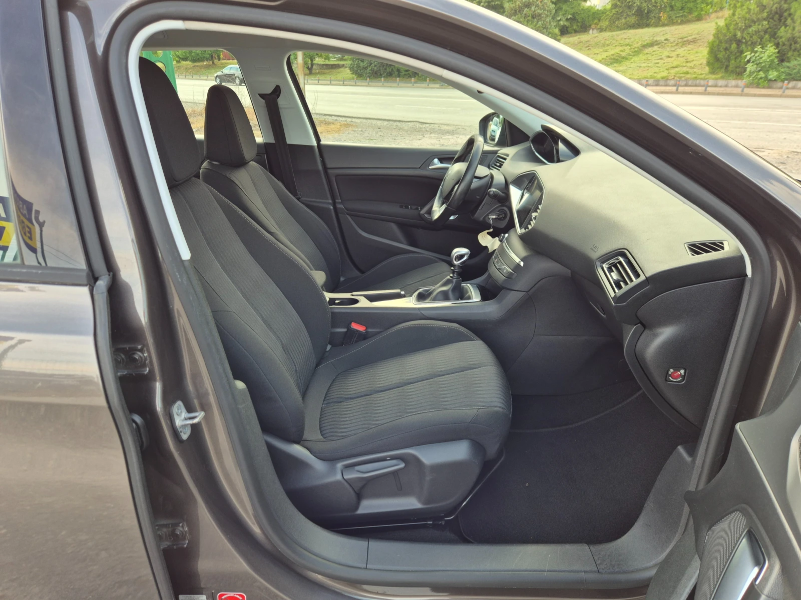 Peugeot 308 SW 1.6HDI 115кс, снимка 9 - Автомобили и джипове - 54773910