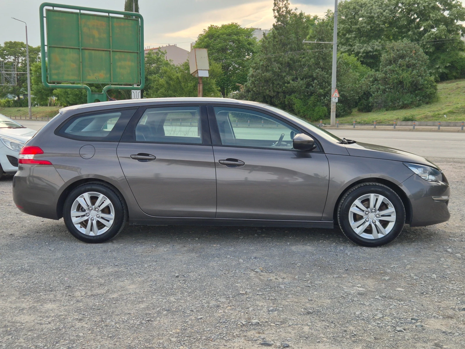 Peugeot 308 SW 1.6HDI 115кс, снимка 6 - Автомобили и джипове - 54773910