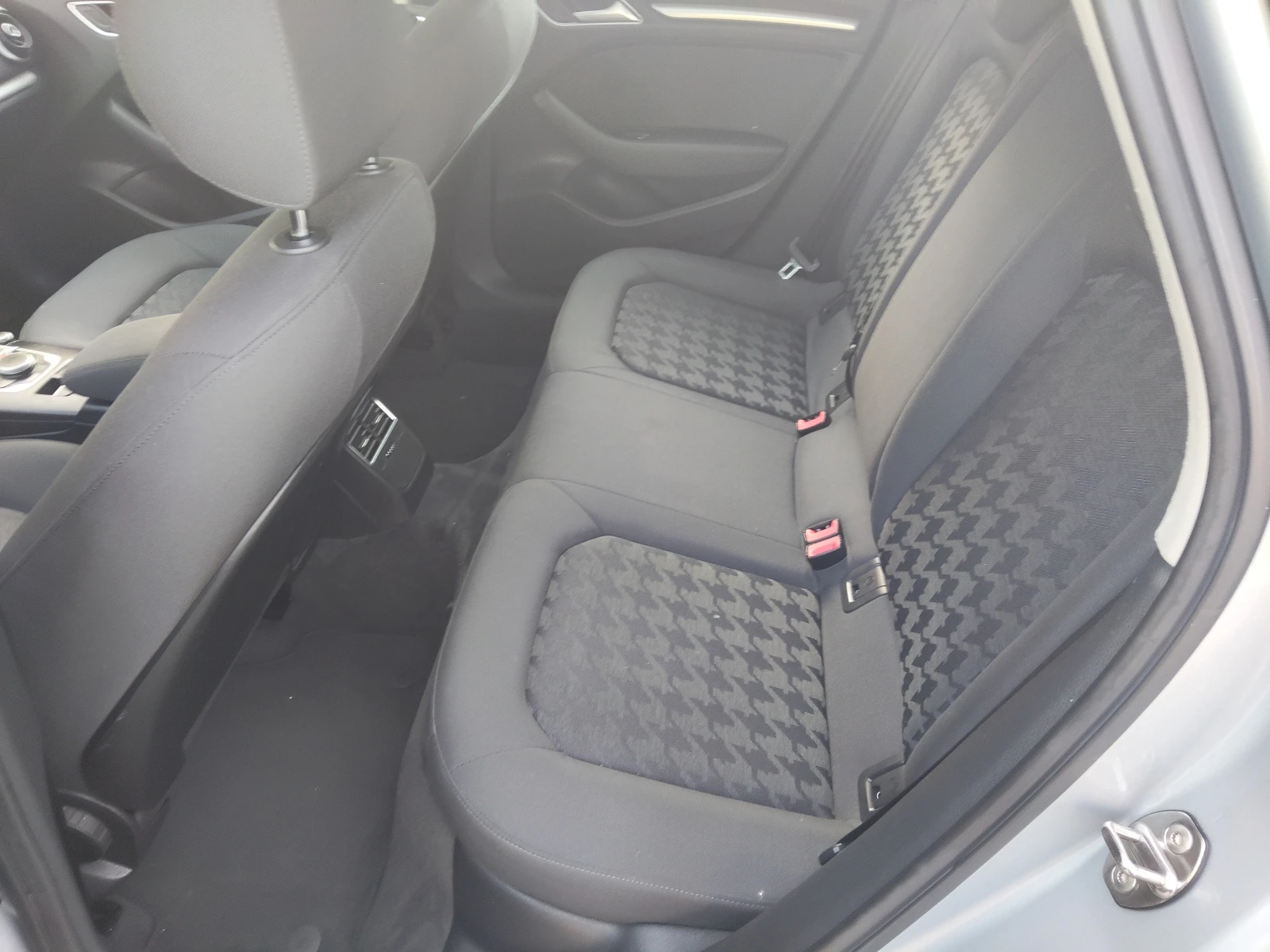 Audi A3 1, 6d 110ps AUTOMATIC, снимка 12 - Автомобили и джипове - 54883344