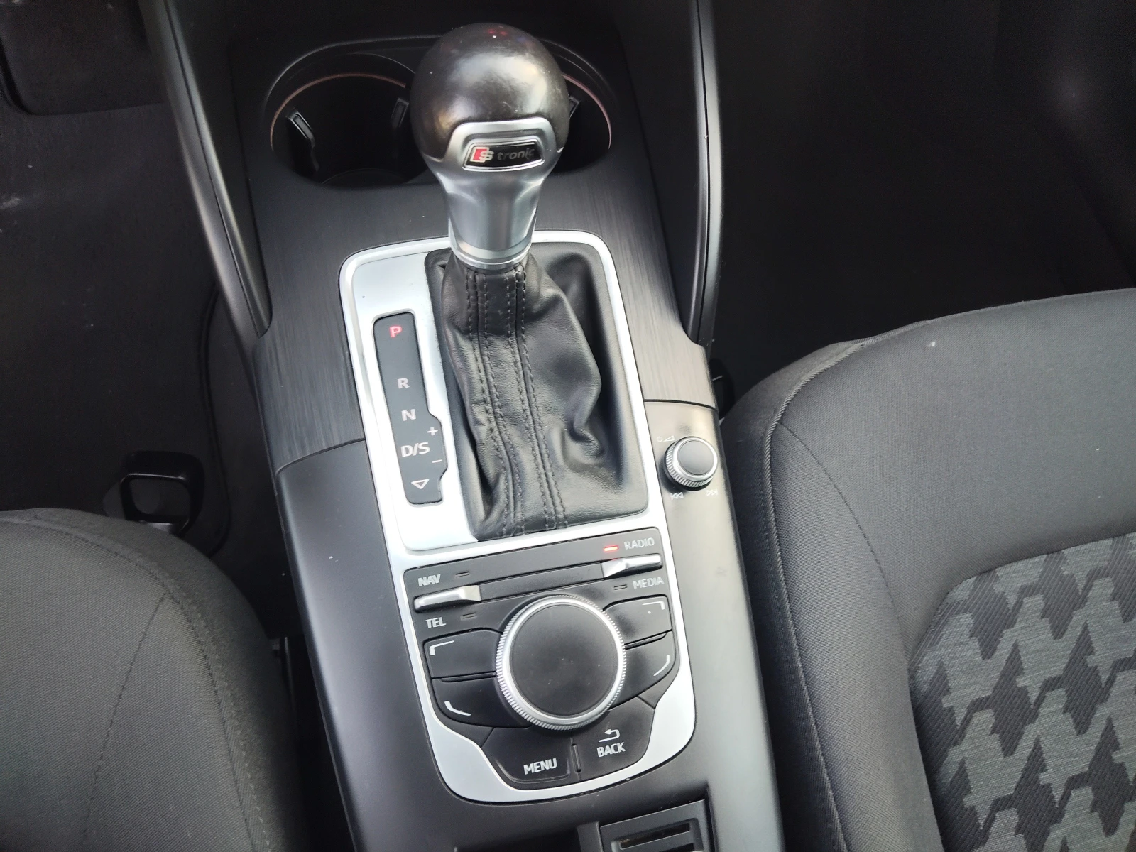 Audi A3 1, 6d 110ps AUTOMATIC, снимка 10 - Автомобили и джипове - 54883344
