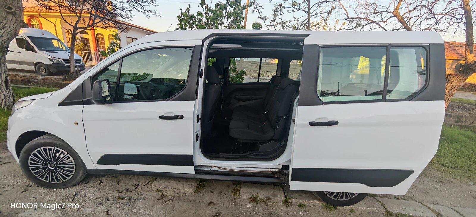 Ford Tourneo Connect Обслуж* ТОП* 1.6TDCI(116к.с), снимка 2 - Автомобили и джипове - 55033862