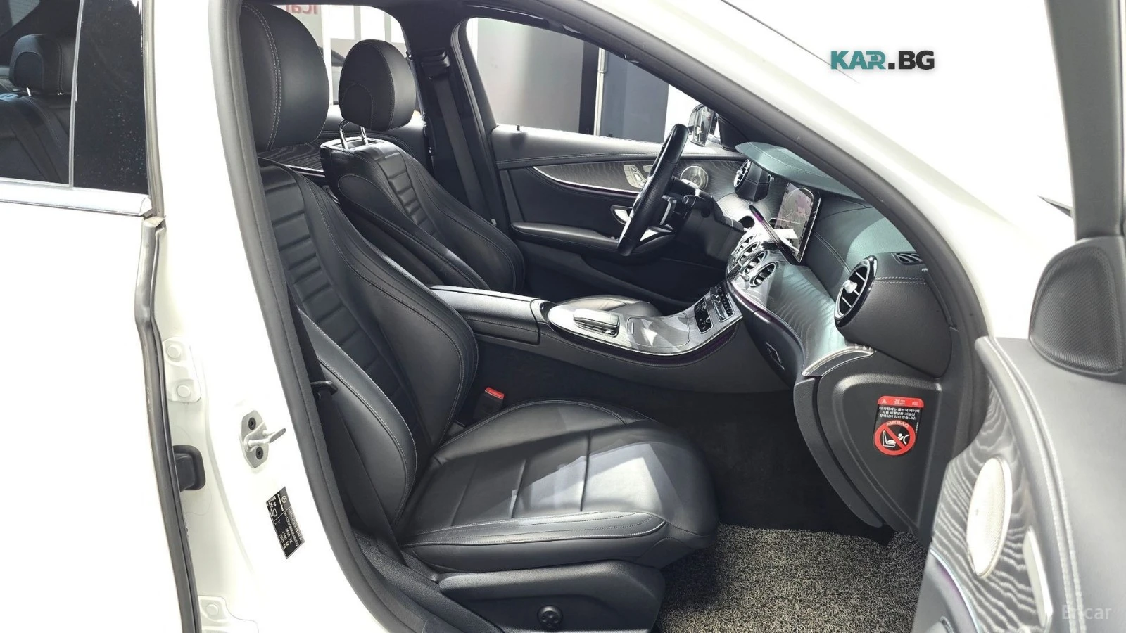 Mercedes-Benz E 350 4MATIC* AMG-LINE* 360* BURMESTER* ДИСТРОНИК* ХЕДЪП, снимка 9 - Автомобили и джипове - 55748573