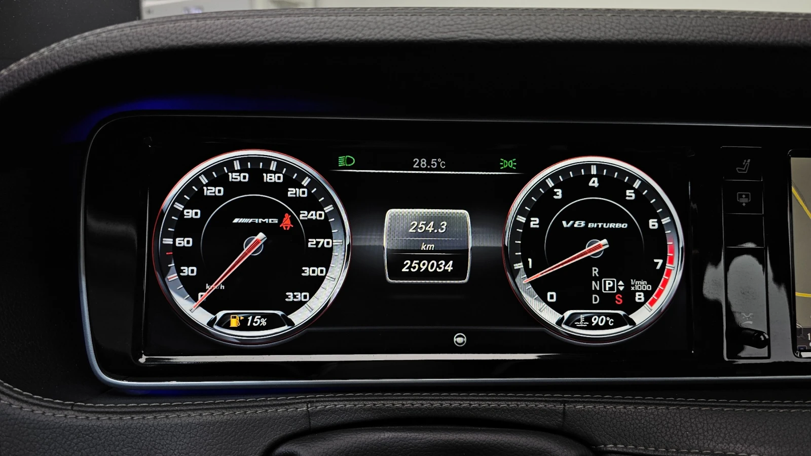 Mercedes-Benz S 63 AMG 4MATIC, снимка 8 - Автомобили и джипове - 55749197