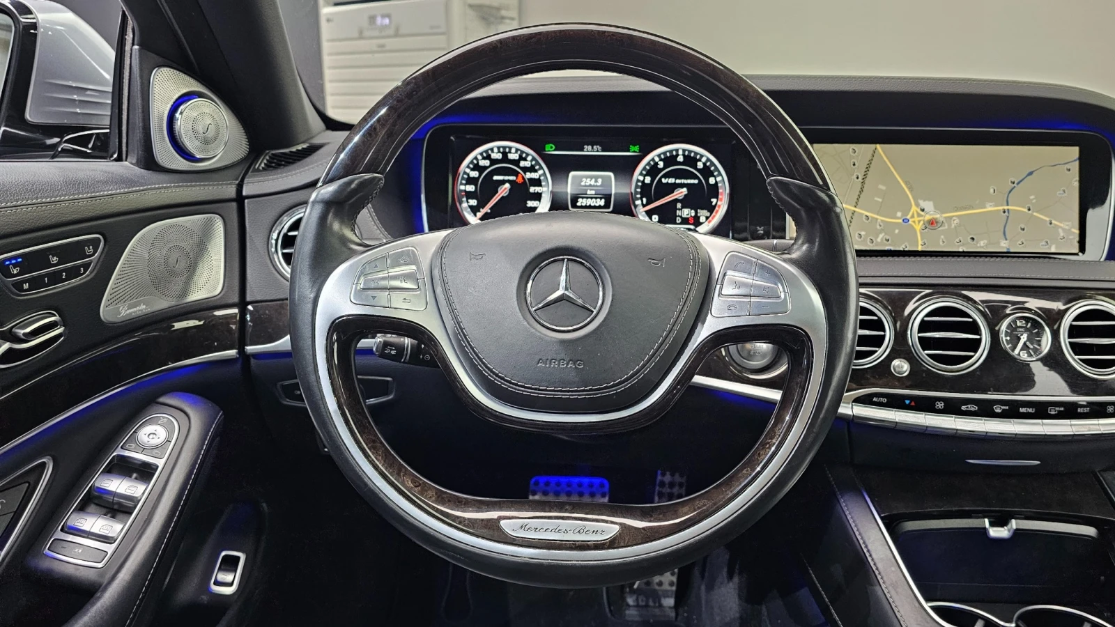 Mercedes-Benz S 63 AMG 4MATIC, снимка 12 - Автомобили и джипове - 55749197