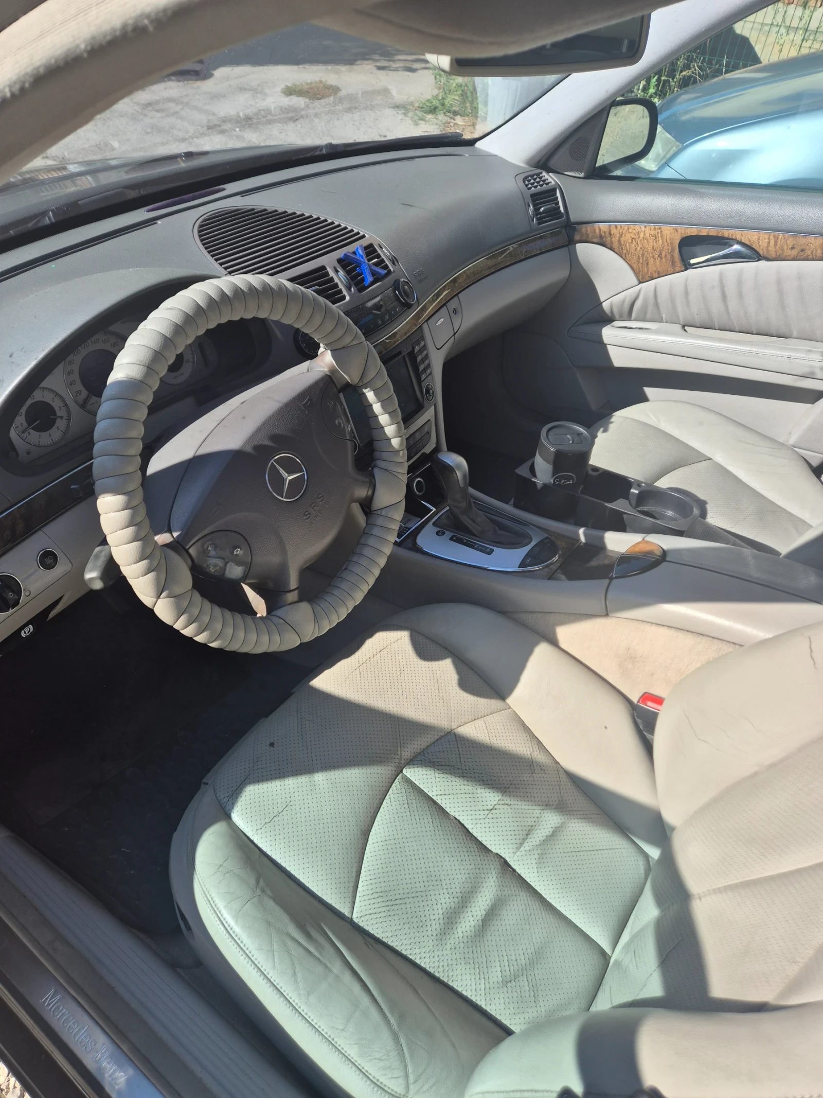 Mercedes-Benz E 220, снимка 7 - Автомобили и джипове - 55952768